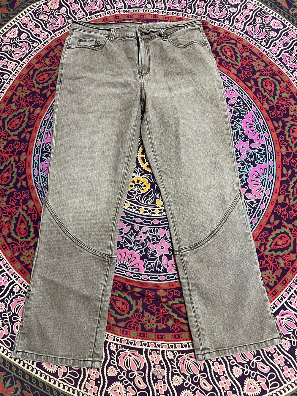 Diane Gilman Grey Flare Jeans with Knee Seam Detail size 8 stretchy